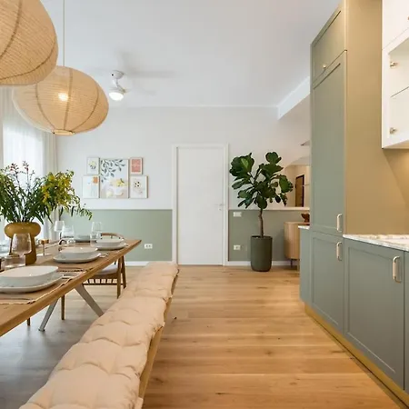 Stunning Park View I 40sqm Terrace L 3bdr L 140sqm アパート ブカレスト