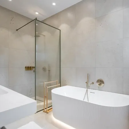 Stunning Park View I 40sqm Terrace L 3bdr L 140sqm *