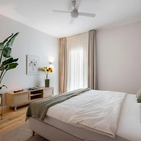 Stunning Park View I 40sqm Terrace L 3bdr L 140sqm * בוקרשט