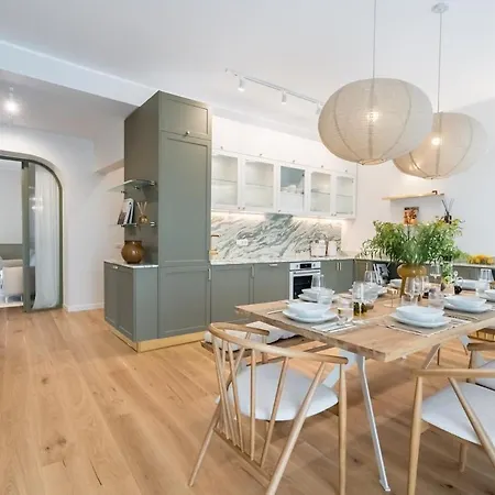 Stunning Park View I 40sqm Terrace L 3bdr L 140sqm アパート ブカレスト