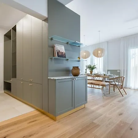 Stunning Park View I 40sqm Terrace L 3bdr L 140sqm アパート ブカレスト