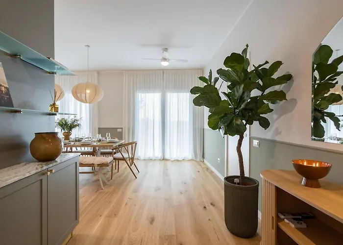 Stunning Park View I 40sqm Terrace L 3bdr L 140sqm